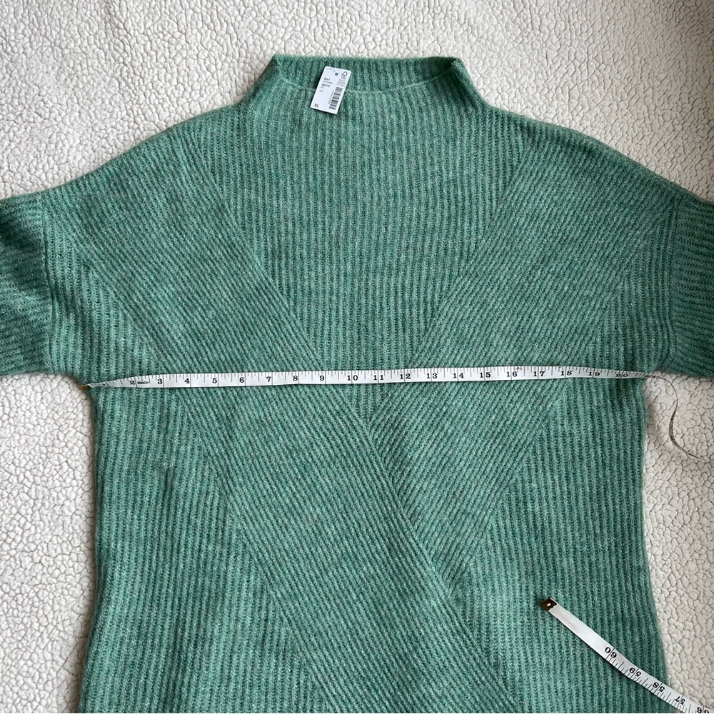 New Long-Sleeve Mock-Neck Loose Sweater - Picture 6 of 7